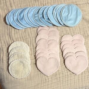 Soft Reusable Bambooies Nursing Pads Set -  night and day thickness